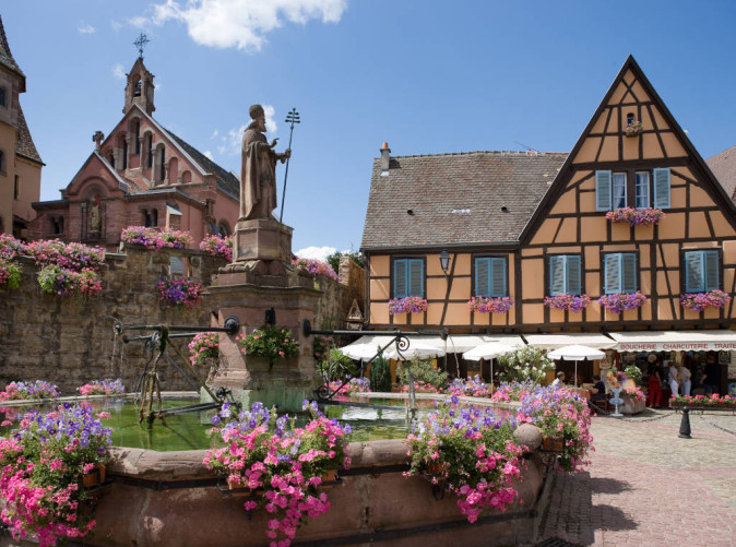 0070_EGUISHEIM Place du Chateau ©Tourisme Eguisheim-Rouffach. - ADT